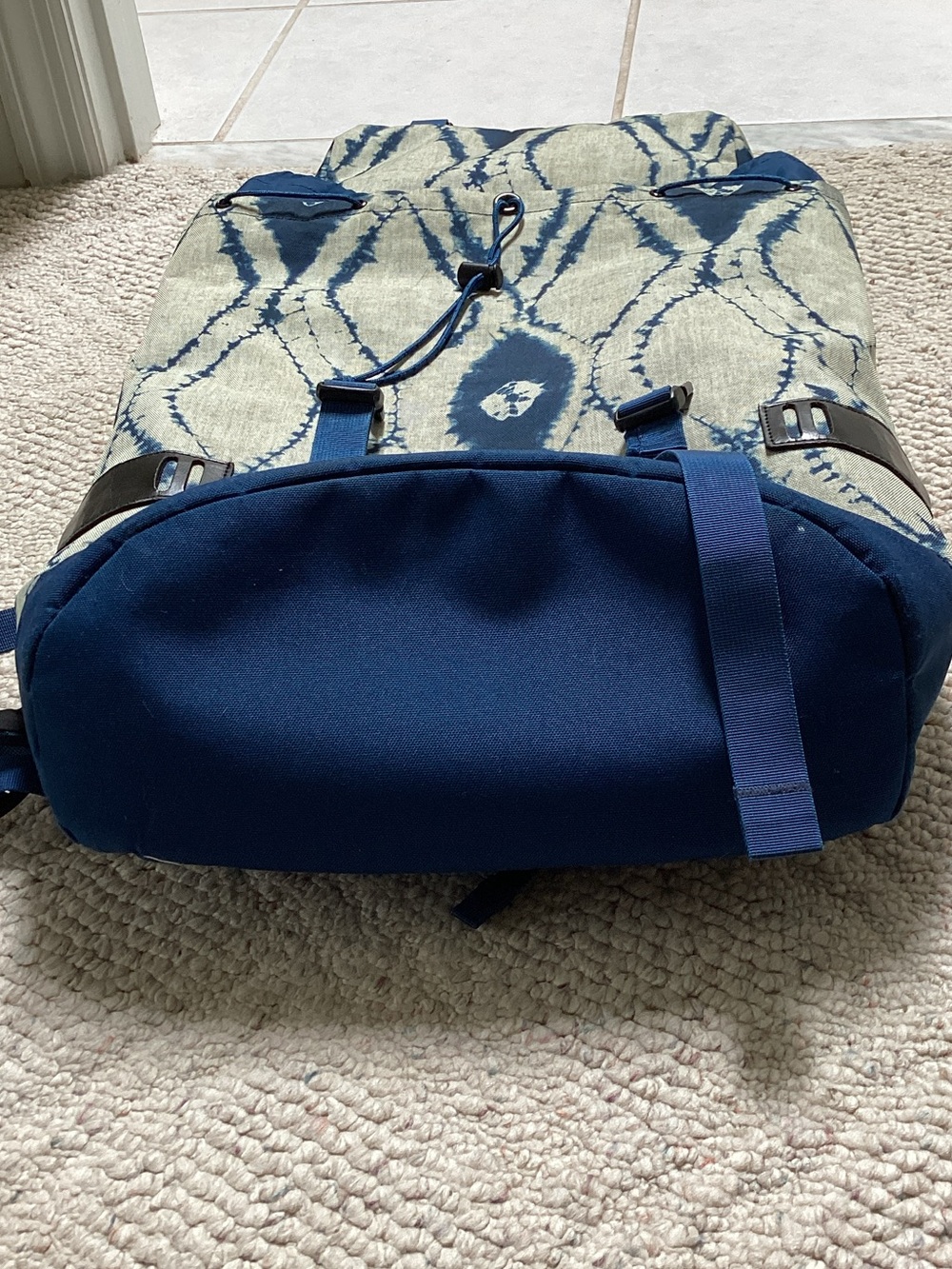 Burton Navy and Indigo Tie-Dye Daypack. Boho artisan minimalist rugged rucksack - Picture 4 of 8